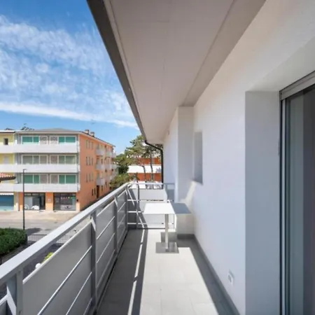 Newly Renovated Modern Two Apartment